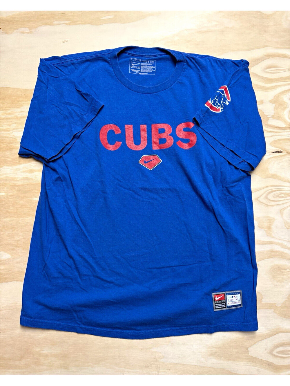 Nike Chicago Cubs MLB Men’s Size L Blue T-Shirt Shirt Officially Licensed